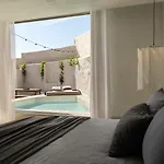Nomad Mykonos - Small Luxury Of The World 칼로 리바디